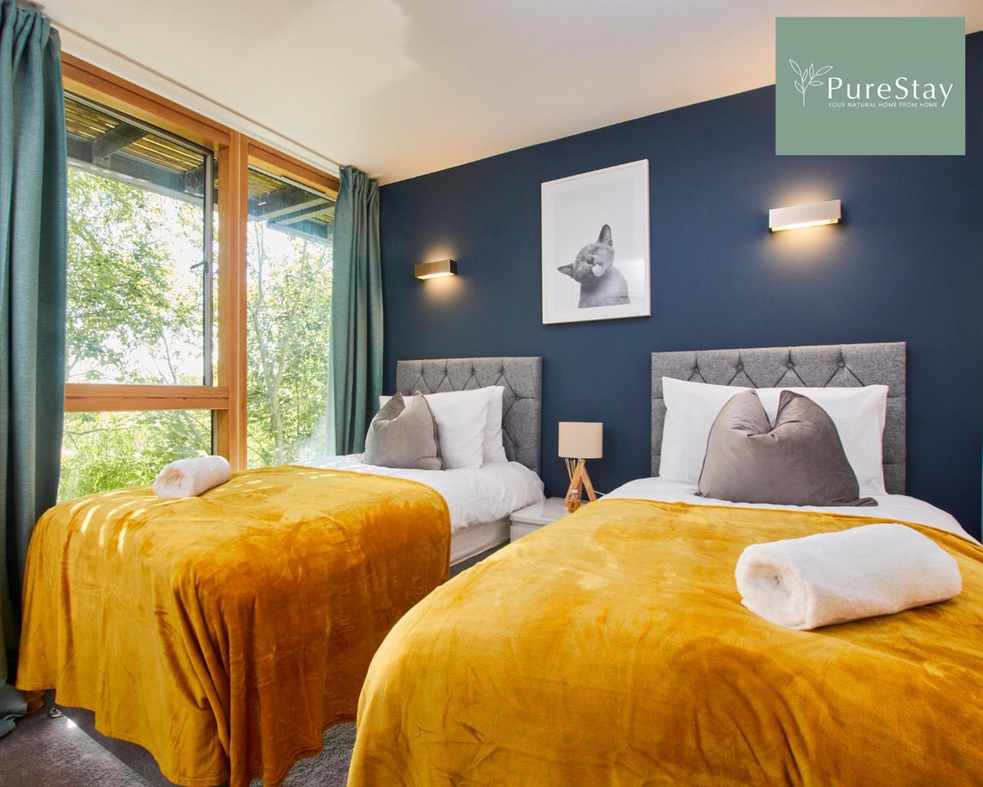 Beautiful Four Bed House By Purestay Short Lets & Serviced Accommodation Coventry With Parking Luaran gambar