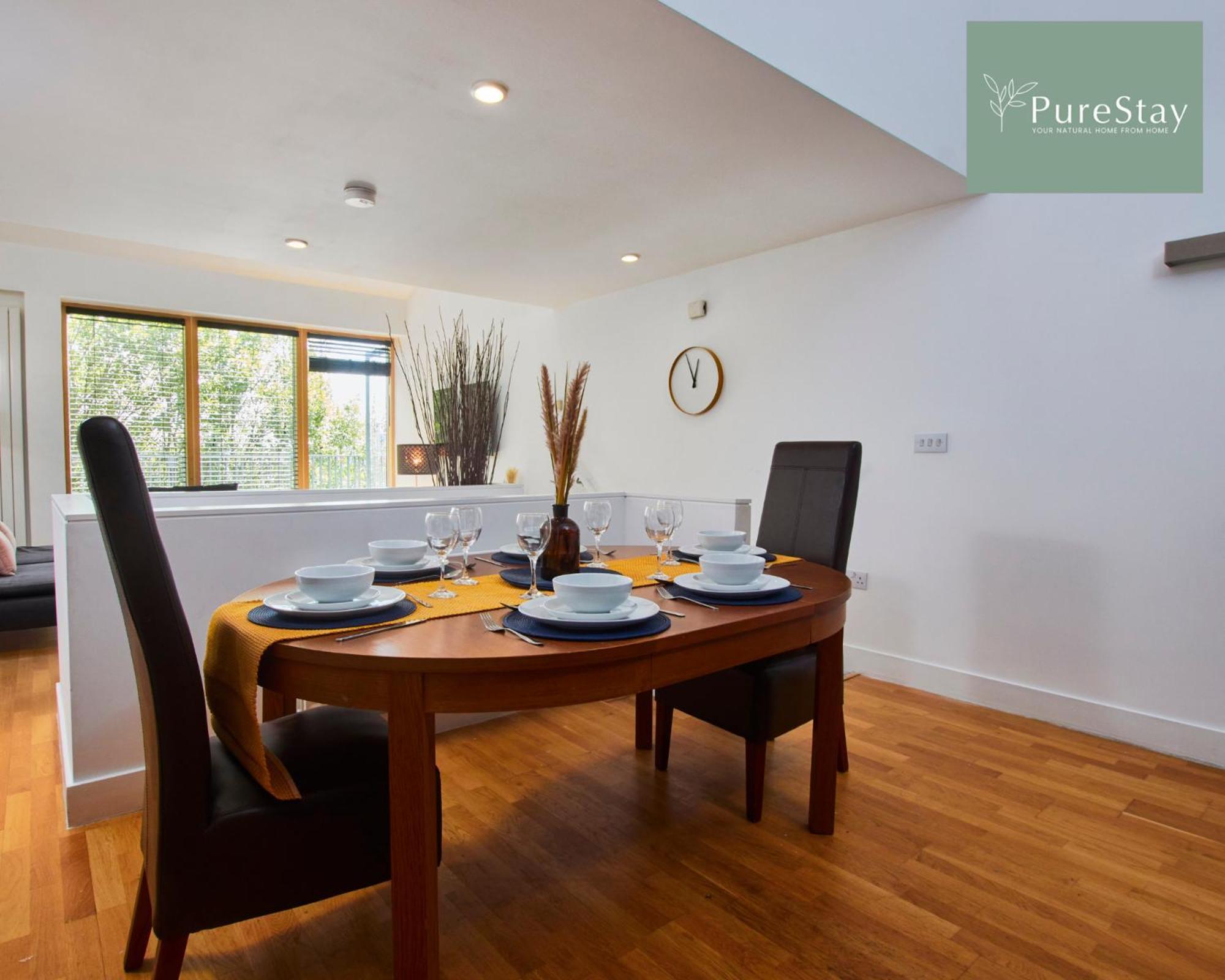 Beautiful Four Bed House By Purestay Short Lets & Serviced Accommodation Coventry With Parking Luaran gambar